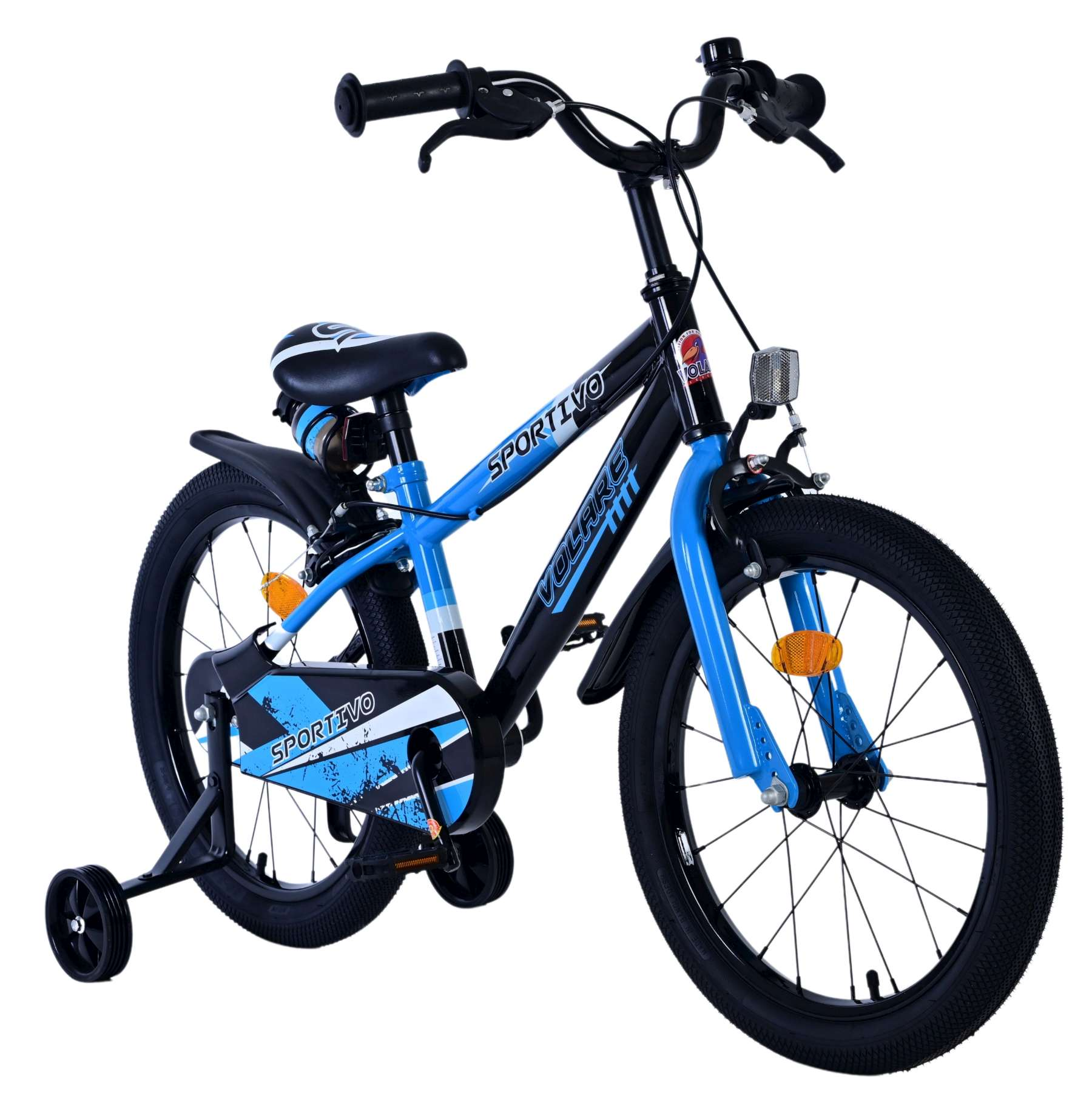 Ein blau-schwarzes Kinderfahrrad mit Stützrädern, Front- und Rücklichtern.