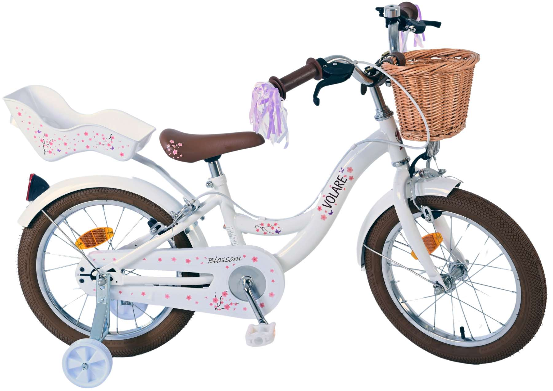 Weißes Kinderfahrrad mit Korb und Sitz. Es hat Stützräder.
