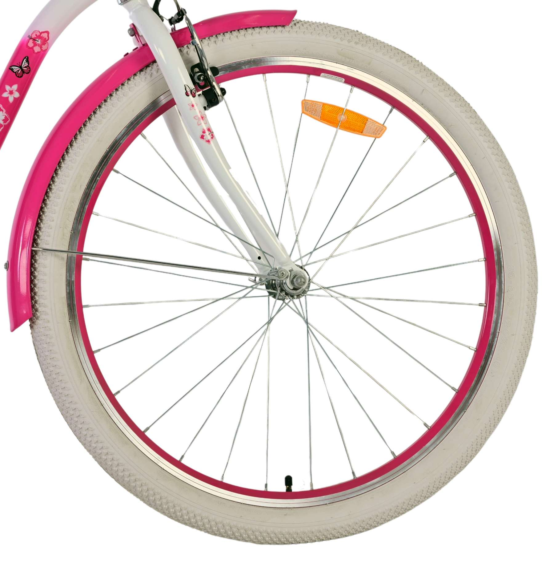 Nahaufnahme eines Fahrradrads mit pinkfarbenem Rand und weißem Reifen.