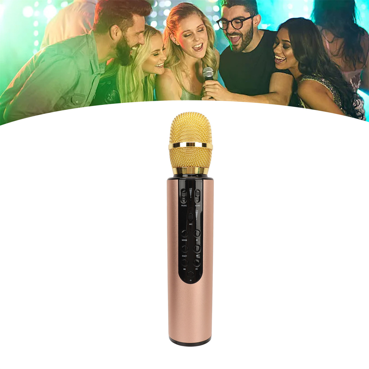Ein goldenes Mikrofon mit Personen im Hintergrund. Das Mikrofon ist roségold und schwarz.
