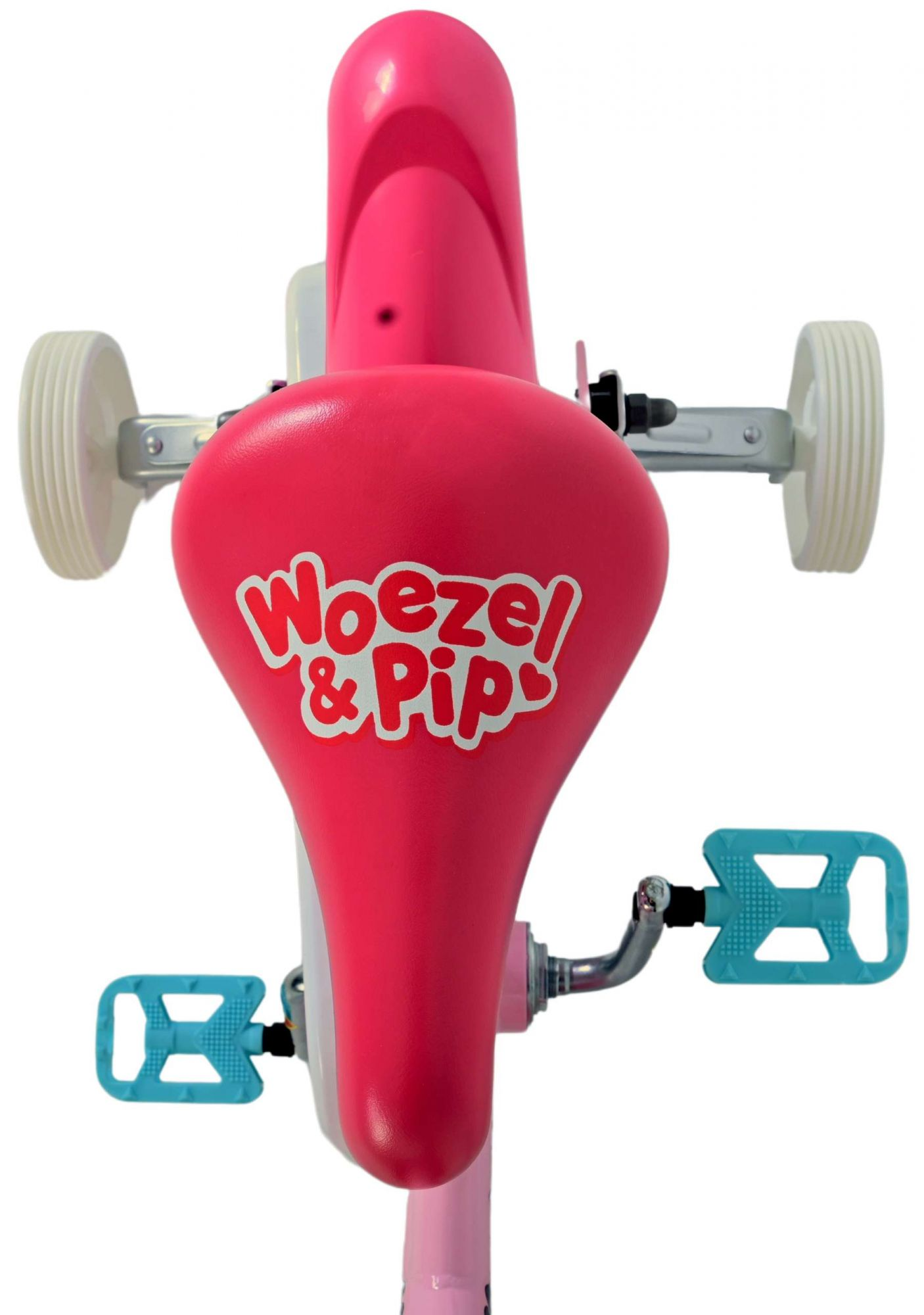Rosa Fahrradsitz mit 'Woezel & Pip'-Schriftzug und sichtbaren Pedalen.