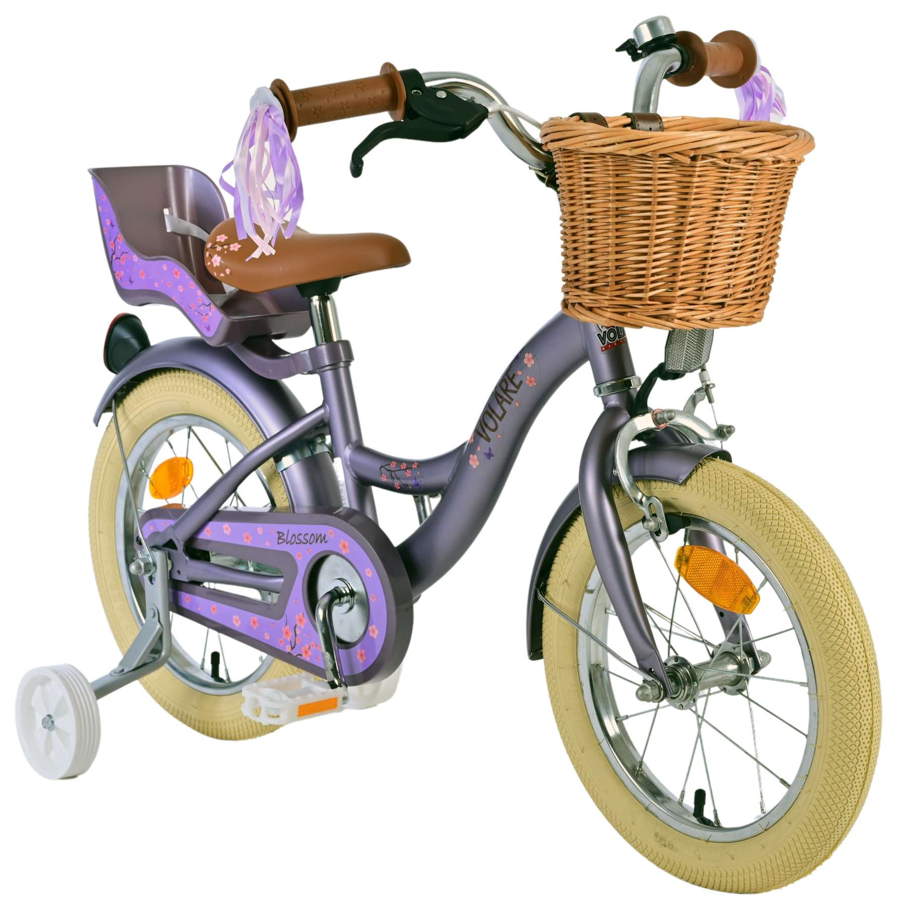 Lila Kinderfahrrad. Stützräder, Korb und ein Sitz für eine Puppe.