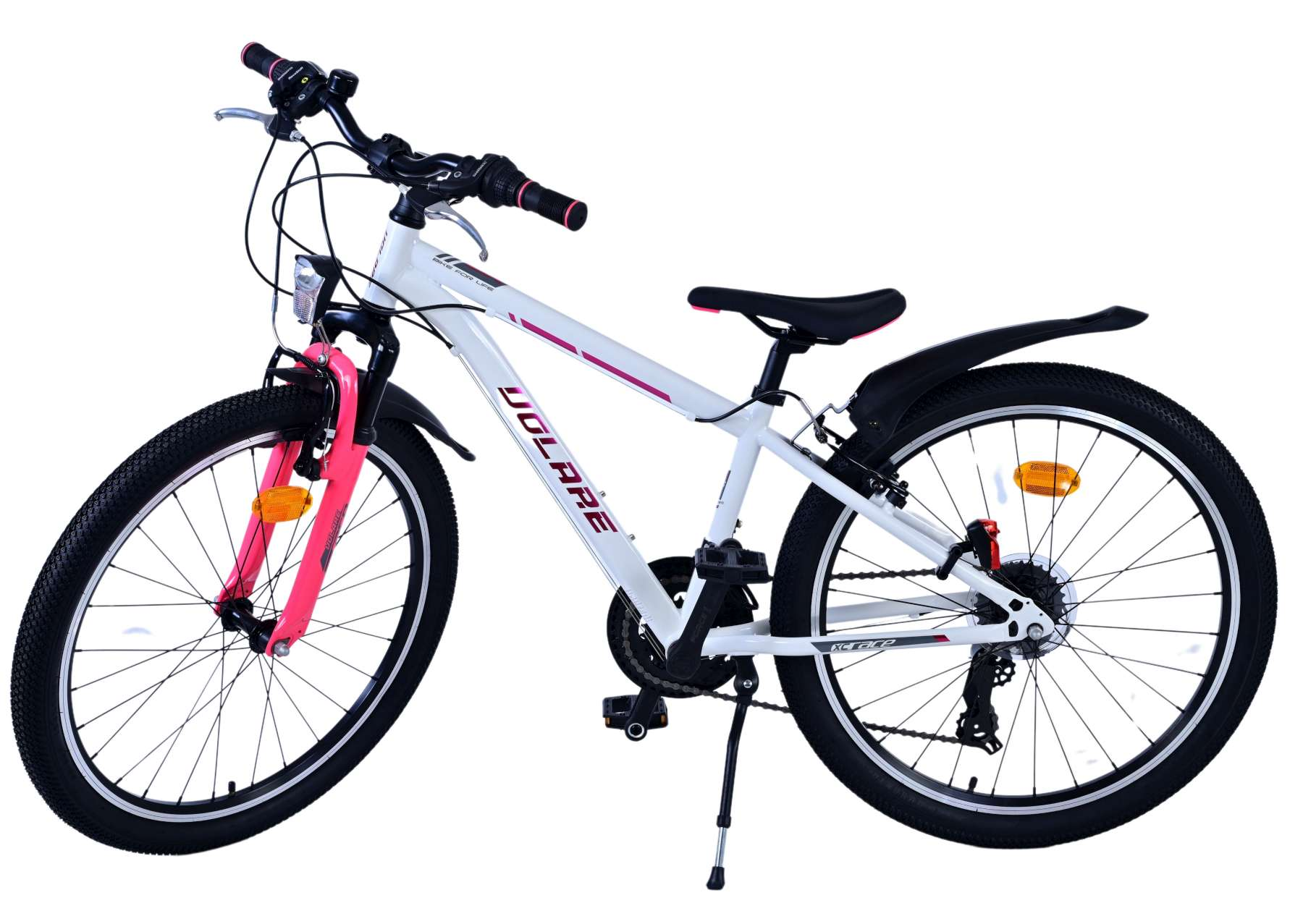 Ein weißes Fahrrad mit rosa Akzenten, schwarzen Reifen und einer rosa Gabel.