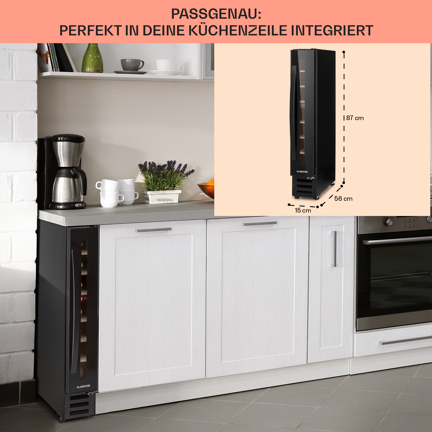 Un refrigeratore per vini nero è integrato in un mobile da cucina bianco. Le dimensioni sono visualizzate a destra.