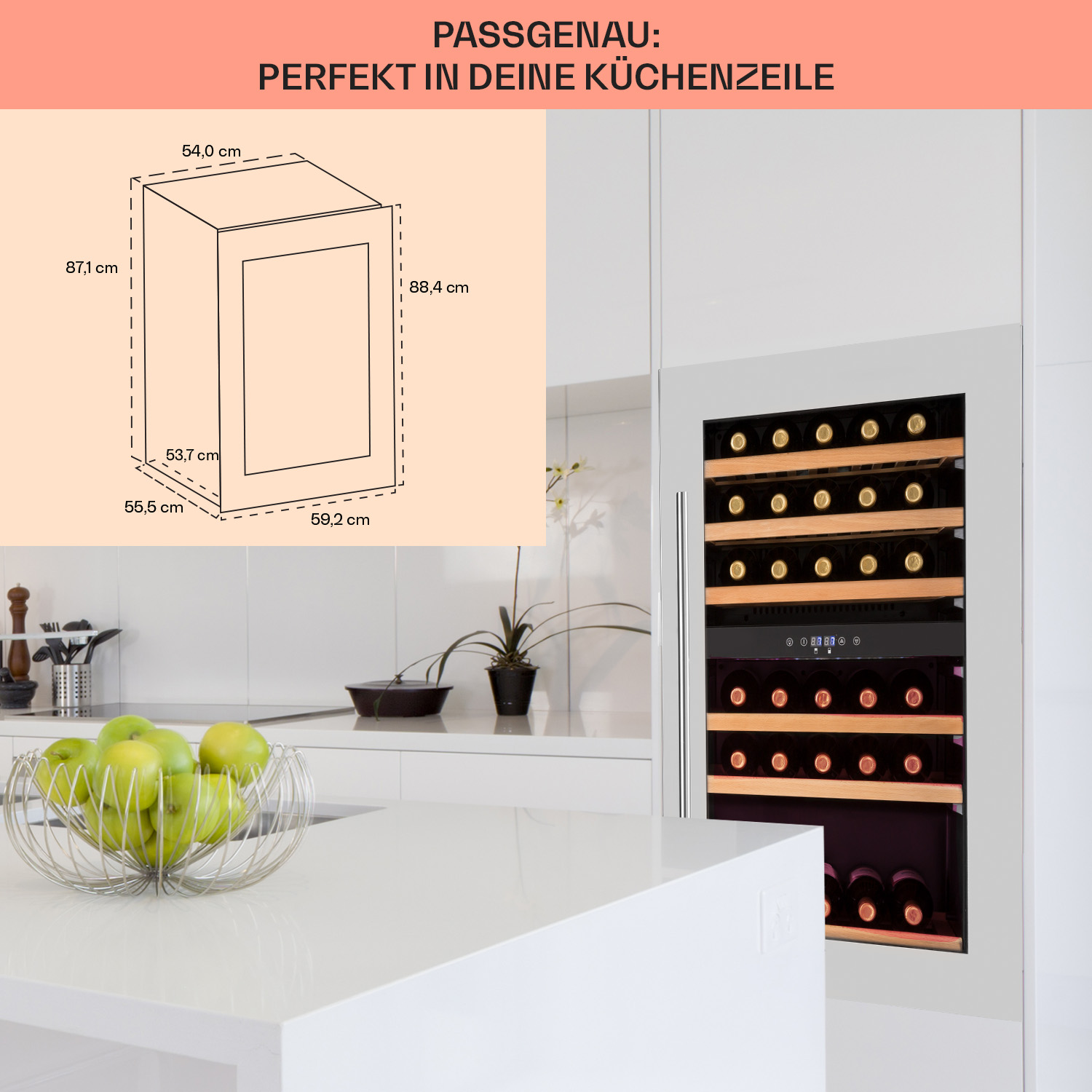 Una cantinetta per vini da incasso è mostrata in una cucina, con un'illustrazione delle dimensioni. Mele verdi in primo piano.