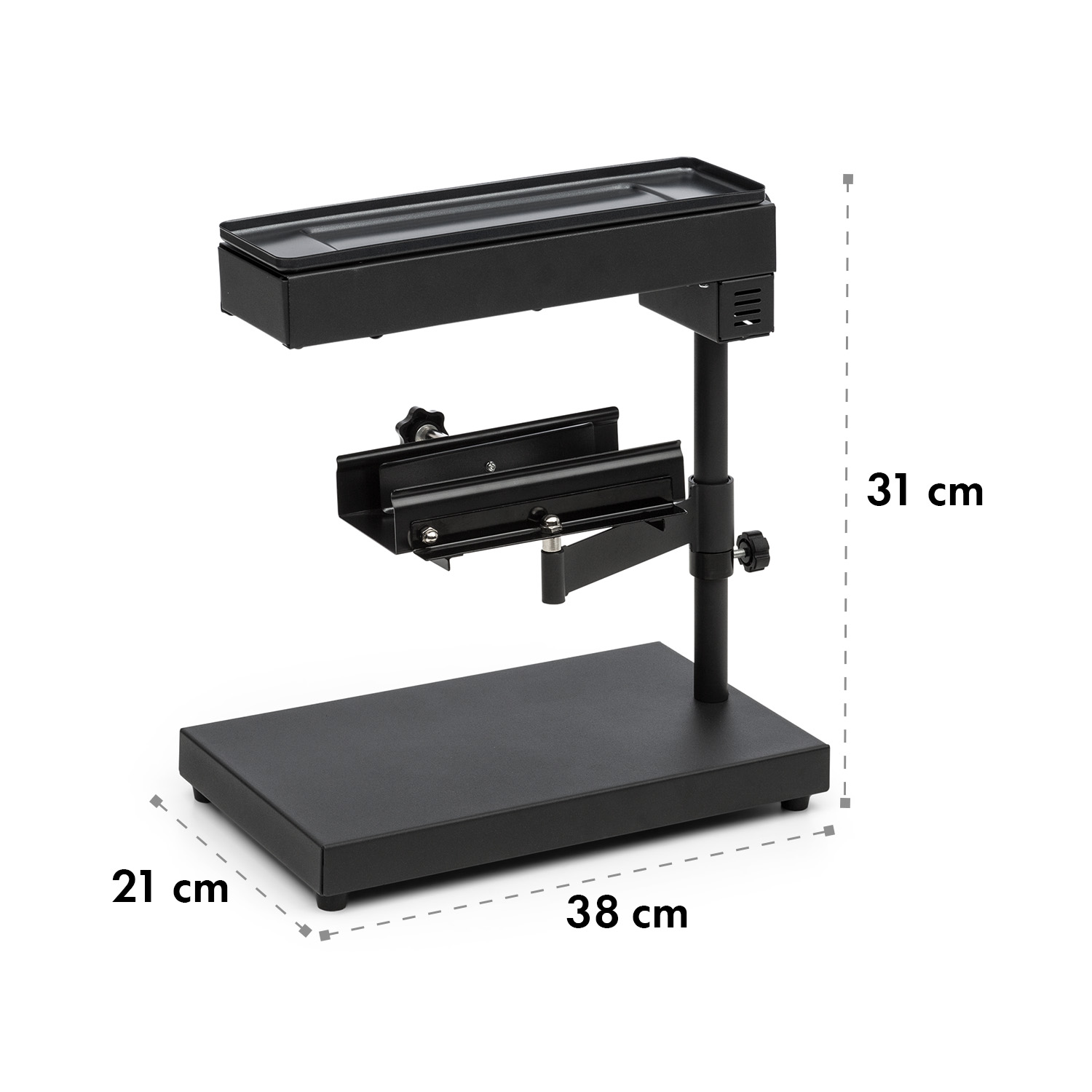 Griglia per raclette nera con dimensioni: 21, 38 e 31 cm. Uno sfondo bianco.
