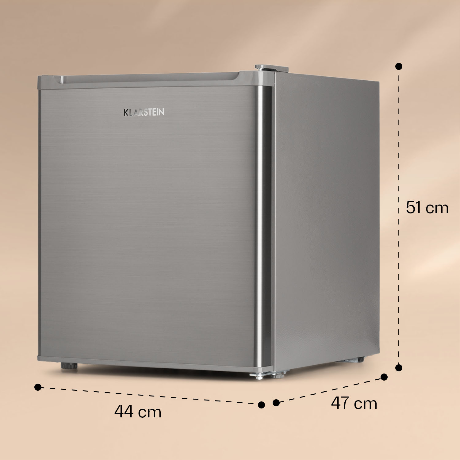 Un mini frigo. È grigio e ha dimensioni 44x47x51 cm.