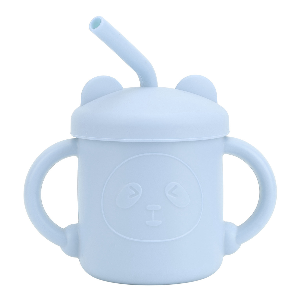 Hellblauer Babybecher mit Panda-Gesicht, zwei Griffen und einem Strohhalm. Weißer Hintergrund.