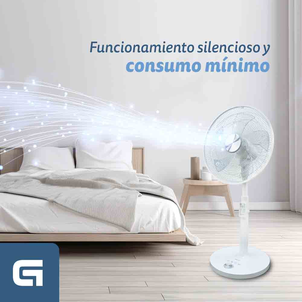 Biały wentylator stojący emitujący powietrze w lewo górę, z tekstem w języku hiszpańskim.