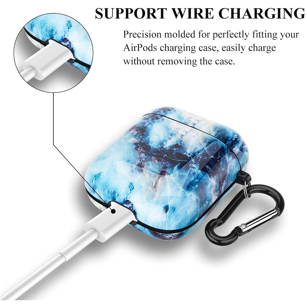 AirPods-Hülle mit Marmordesign, verbunden mit Ladekabel, zeigt Wire Charging Support.