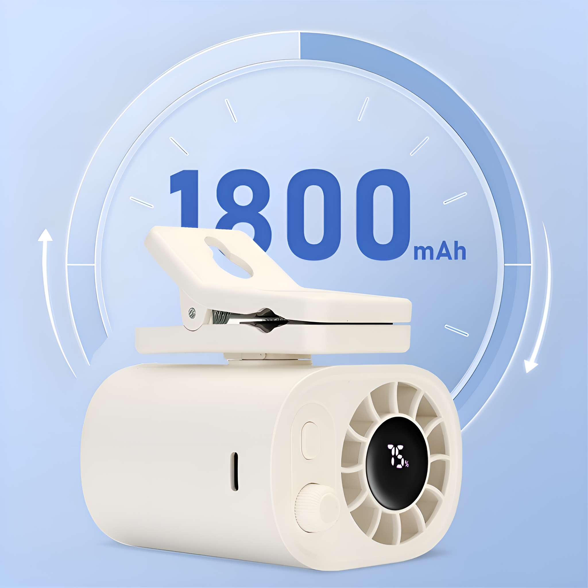 Weißer Ventilator mit Clip, zeigt 1800 mAh. Digitalanzeige zeigt Prozentsatz.