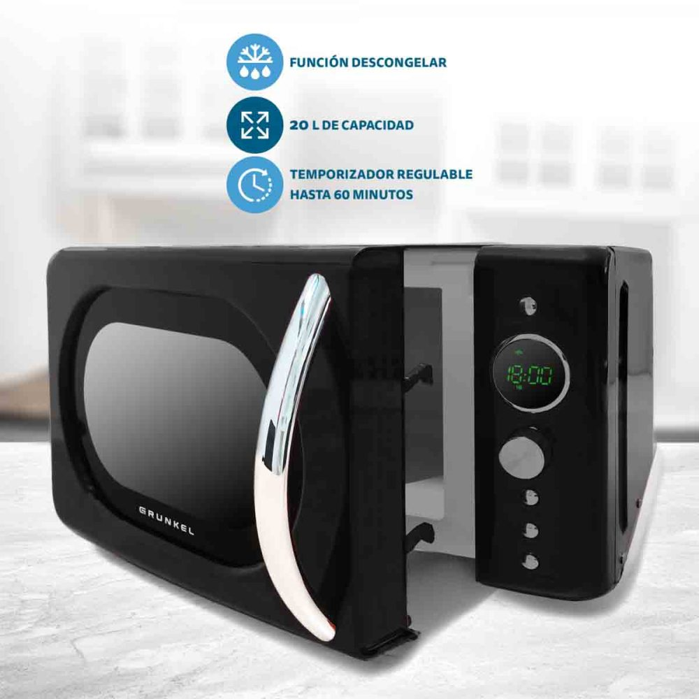 Microondas negro con la puerta entreabierta, mostrando el interior y una pantalla.
