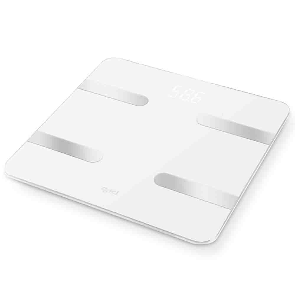 Báscula digital blanca con diseño moderno, mostrando un peso de 58.6 sobre fondo blanco.