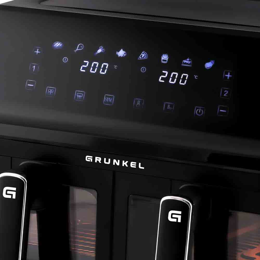 Primo piano del pannello di controllo della friggitrice ad aria Grunkel nera con display digitale e pulsanti.