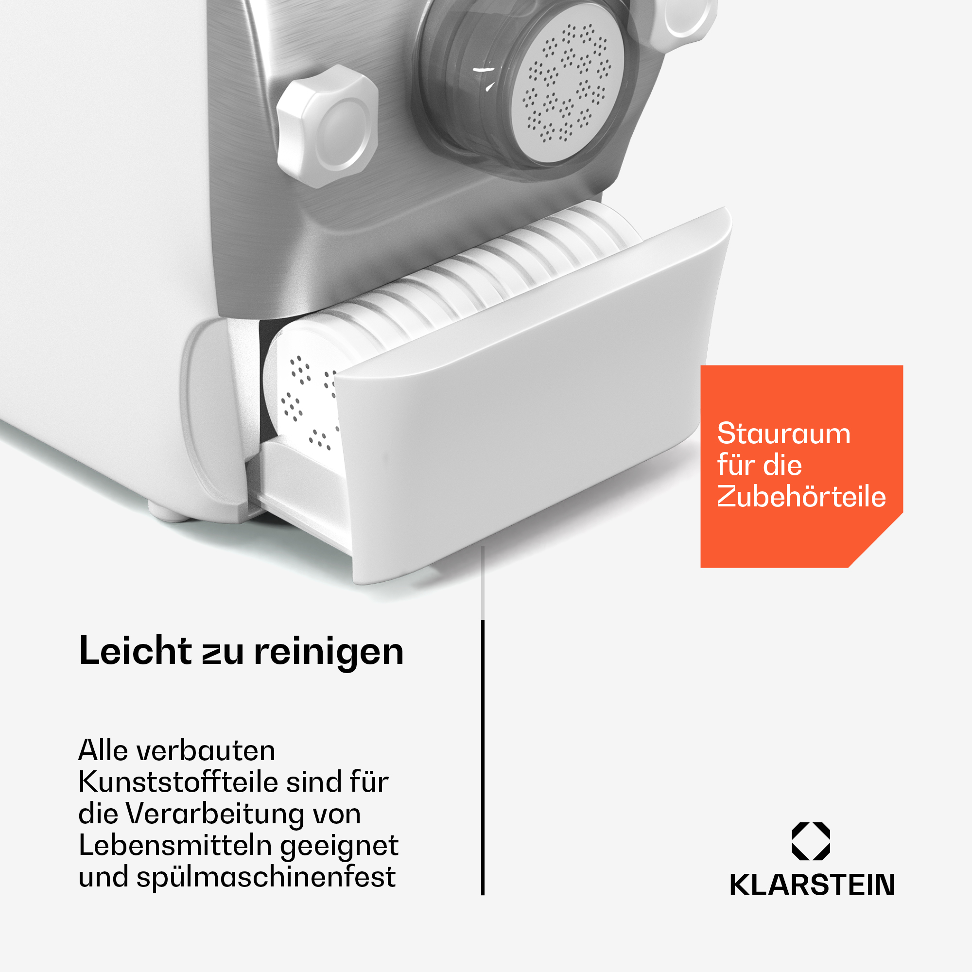 Weiß-silberne Nudelmaschine mit Text. Hintergrund ist ein helles Orange-Grau.
