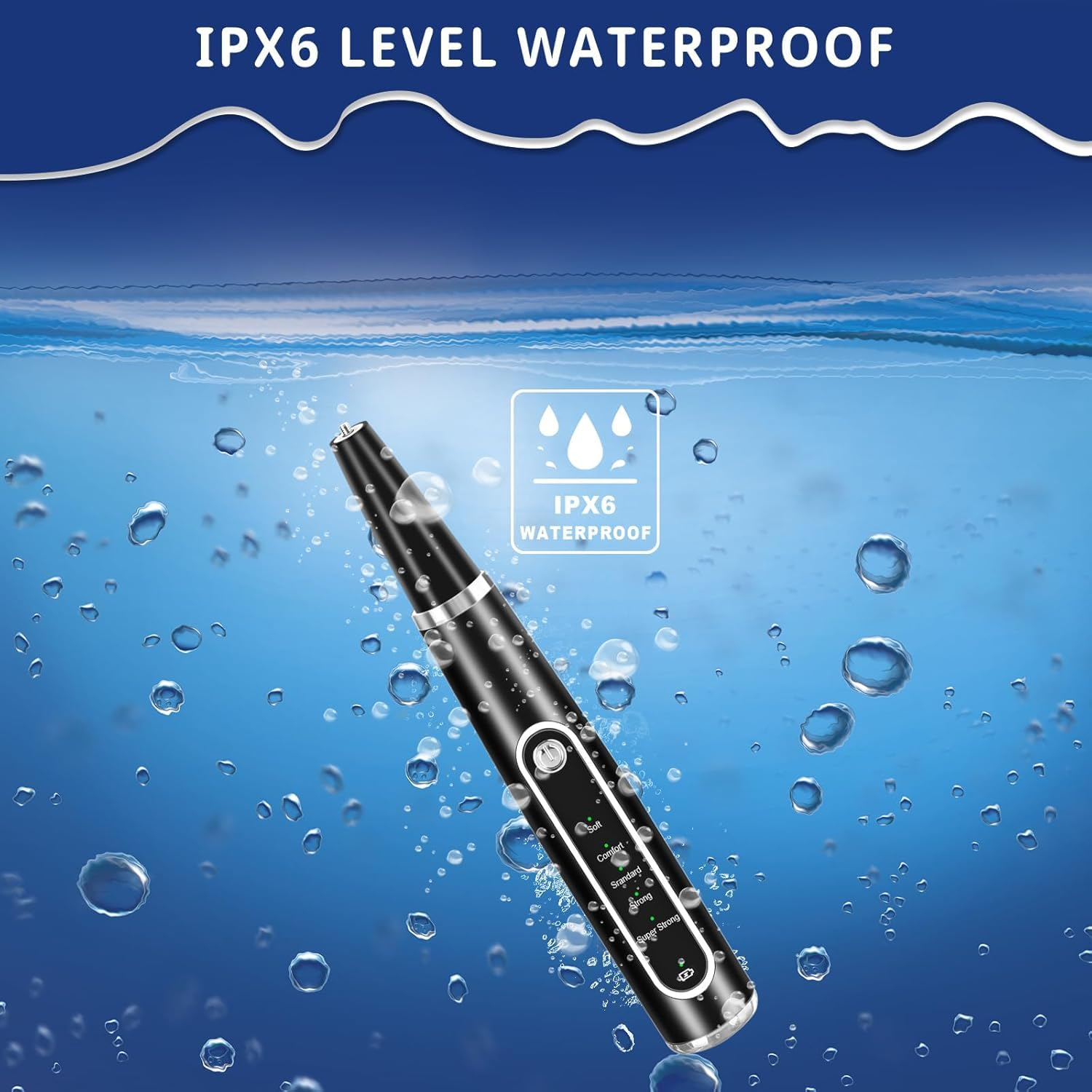 Schwarzes wasserdichtes Gerät im Wasser mit Blasen. Das Gerät ist mit IPX6 WATERPROOF beschriftet.