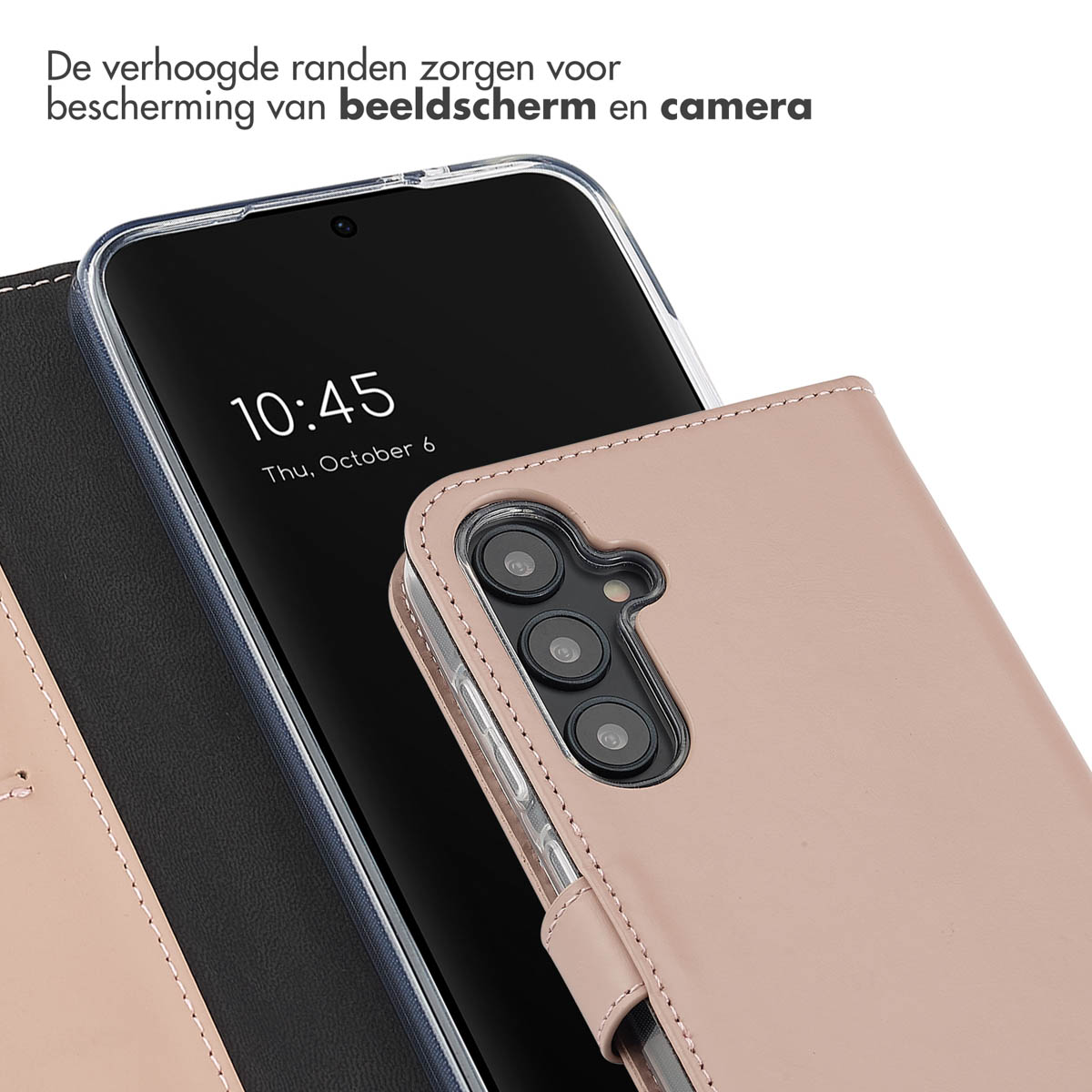 Un téléphone dans un étui rose affichant l'heure. La caméra et l'écran sont visibles.