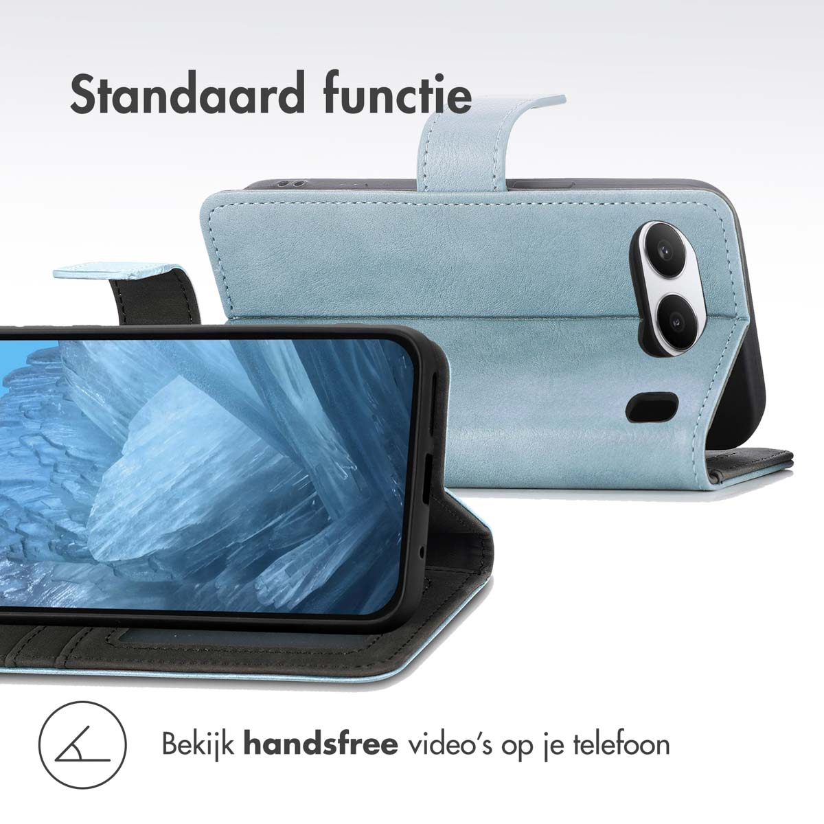Custodia blu per telefono con telefono all'interno, che mostra uno schermo. Testo olandese visibile.