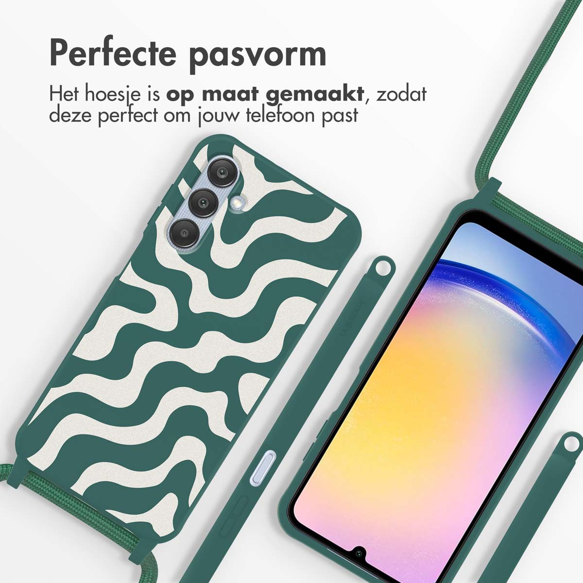 Een telefoonhoesje met een groen golvend design. Het heeft een bandje en een telefoon erin.