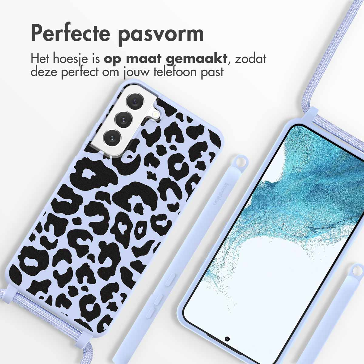Une coque de téléphone, avec un motif léopard et un téléphone à l'intérieur. Le téléphone est attaché à une sangle.