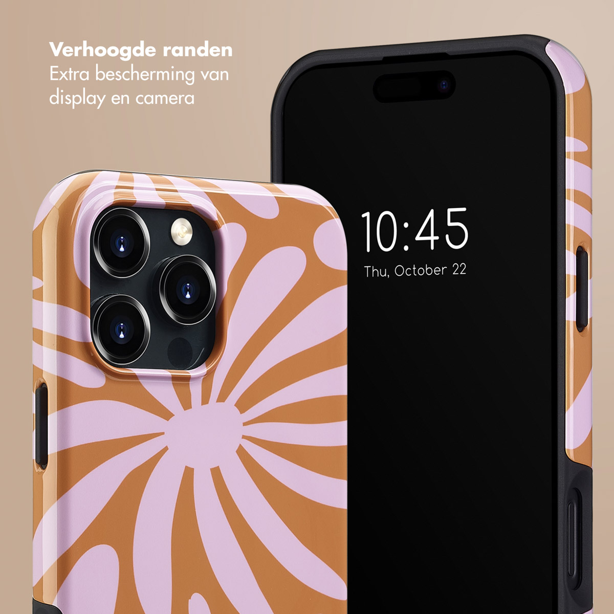 Coque de téléphone avec un motif floral sur un téléphone affichant l'heure.