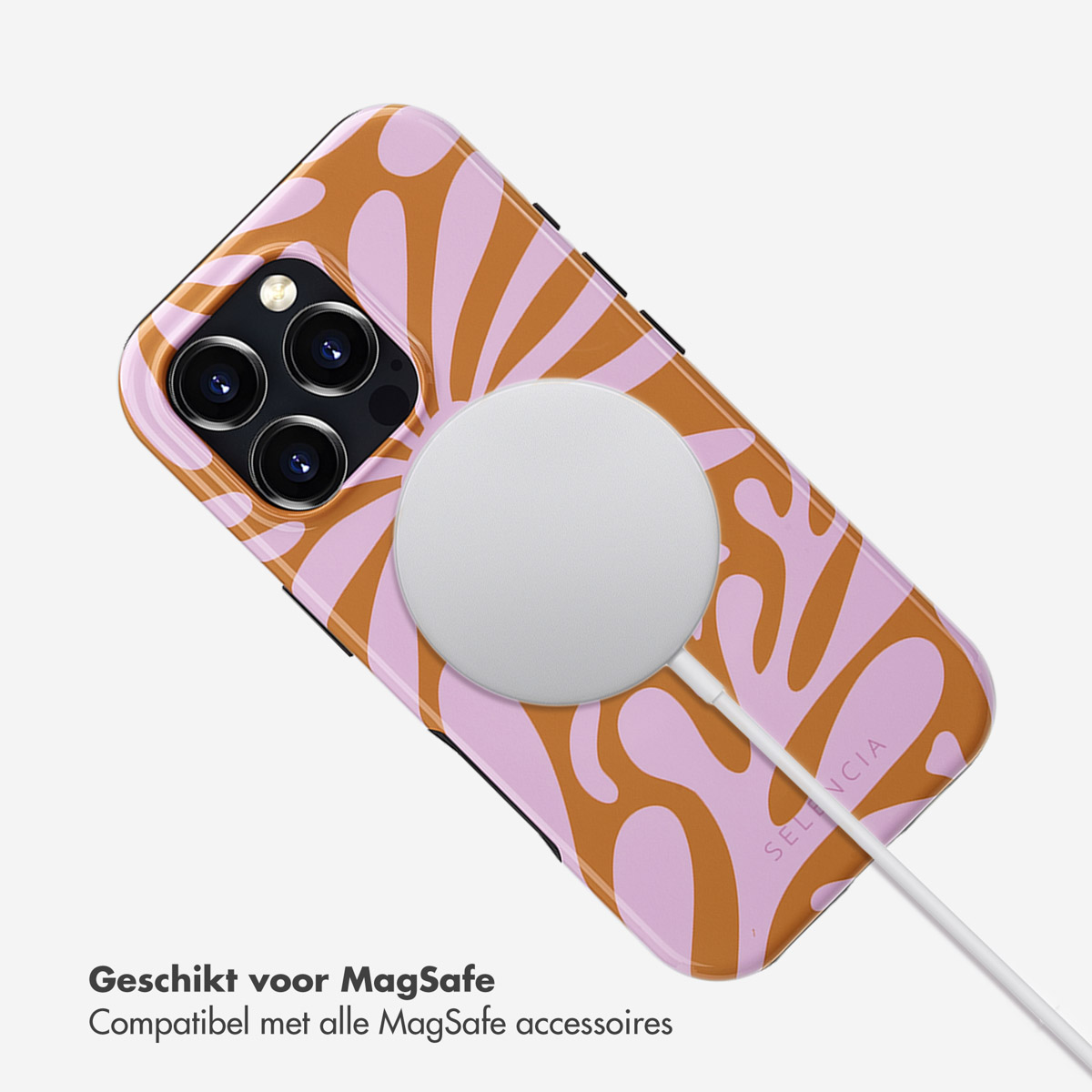 Telefoonhoesje met een roze en oranje ontwerp, witte MagSafe. Tekst: Geschikt voor MagSafe.