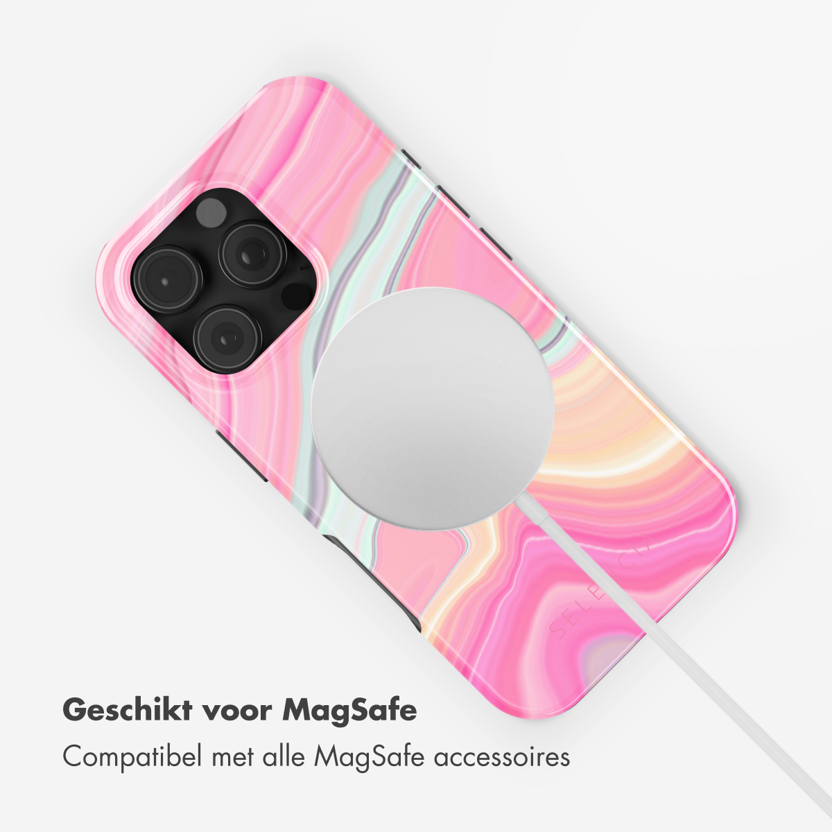 Een roze marmerpatroon telefoonhoesje met een witte cirkel voor MagSafe opladen.