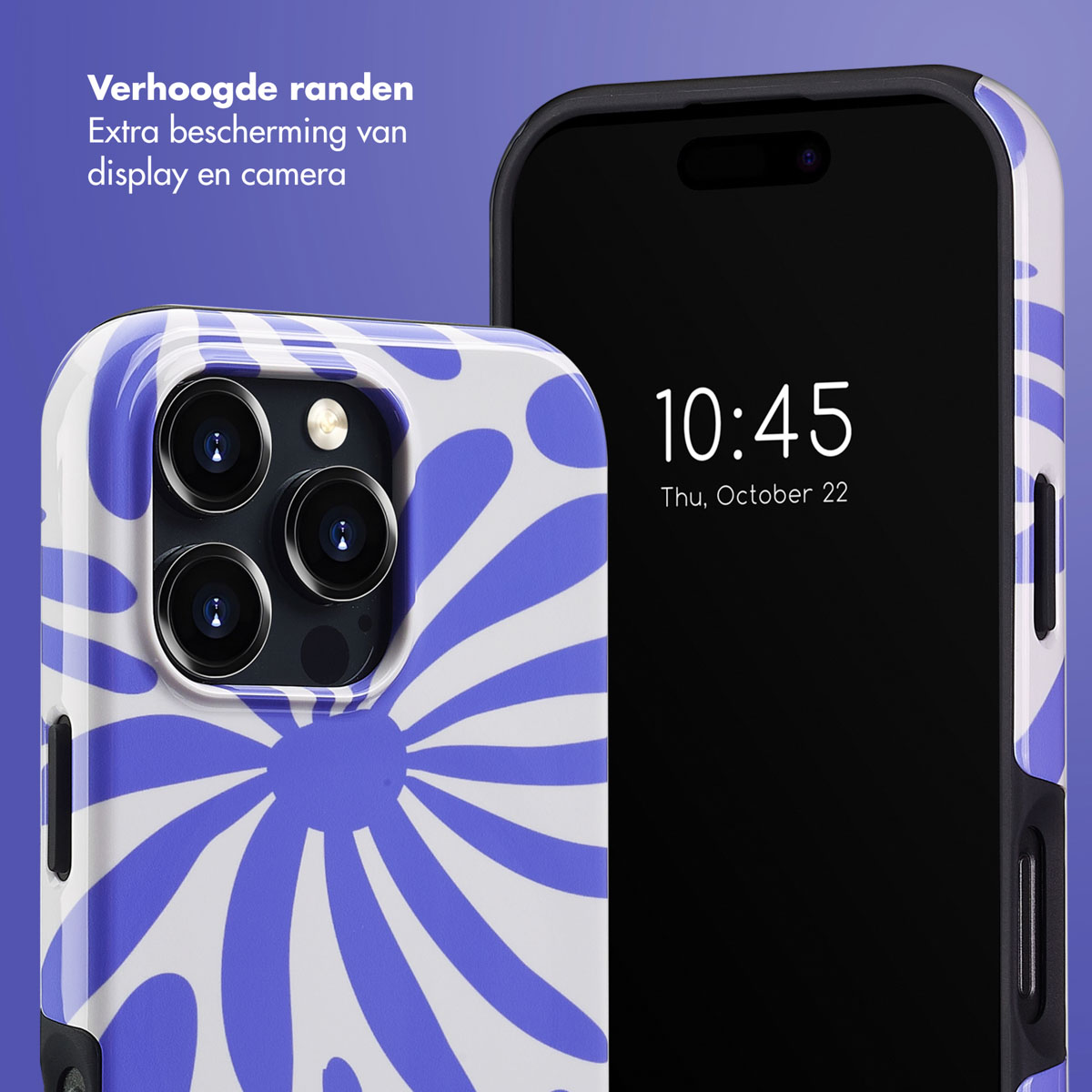 Een telefoon in een bloemenhoes met een zwart scherm dat de tijd toont, tegen een paarse achtergrond.