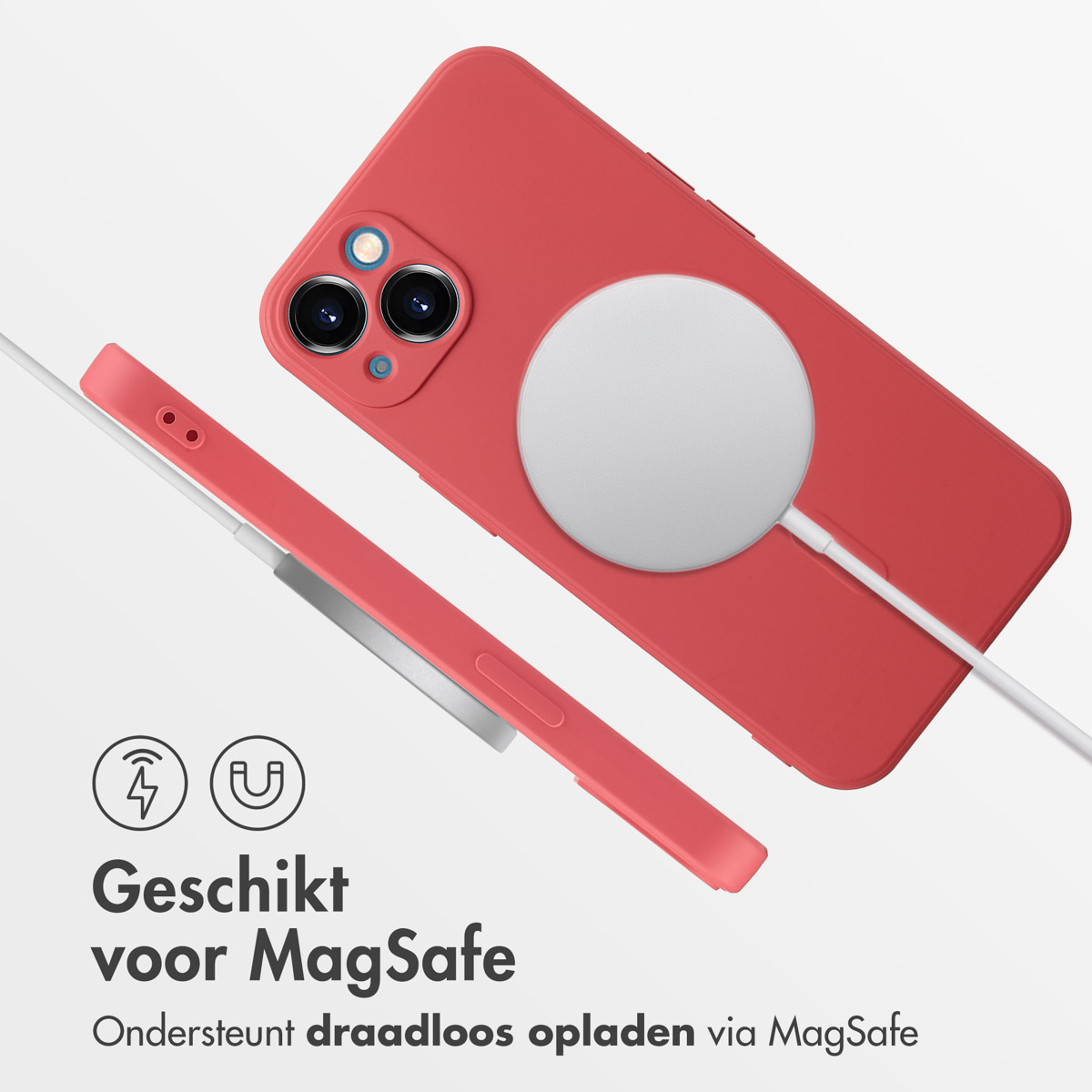 iPhone rouge avec accessoires de recharge sans fil, le chargeur MagSafe et un câble.