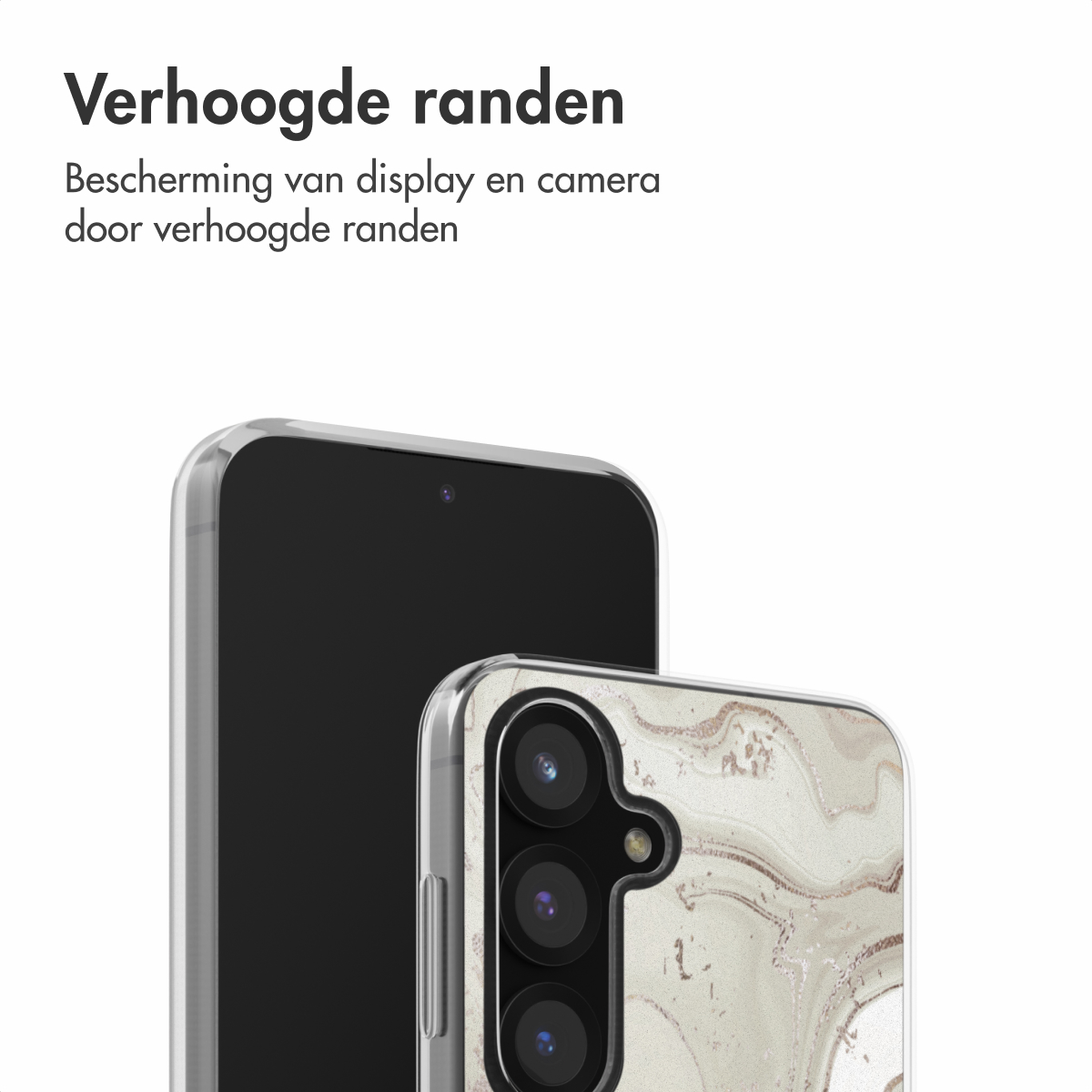 Telefoon in een doorzichtig hoesje met marmerontwerp. De telefoon toont de achterkant en de camera. Tekst: Verhoogde randen.