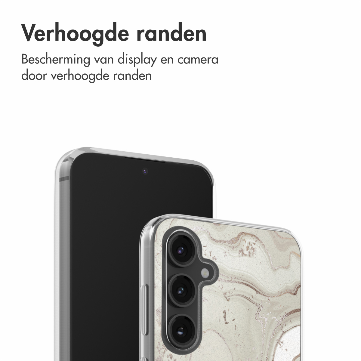 Een telefoon met een doorzichtig hoesje. De hoes heeft een wit en goud design.