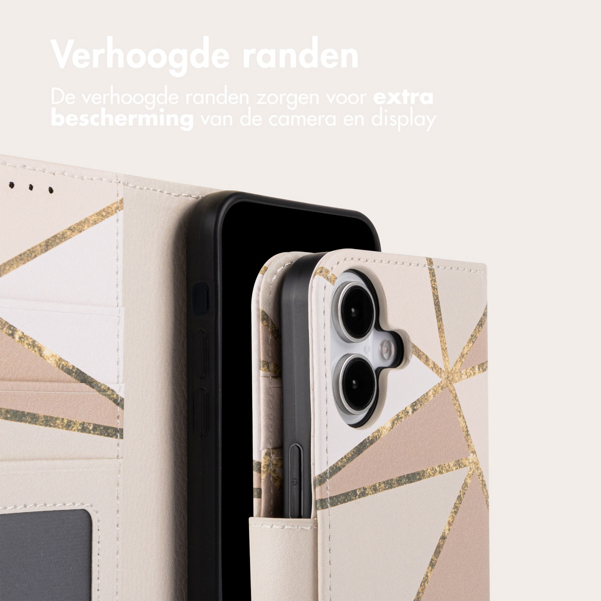 Telefoon in een geometrisch patroon hoesje, dat de randen van de telefoon onthult, met tekst over verbeterde bescherming.