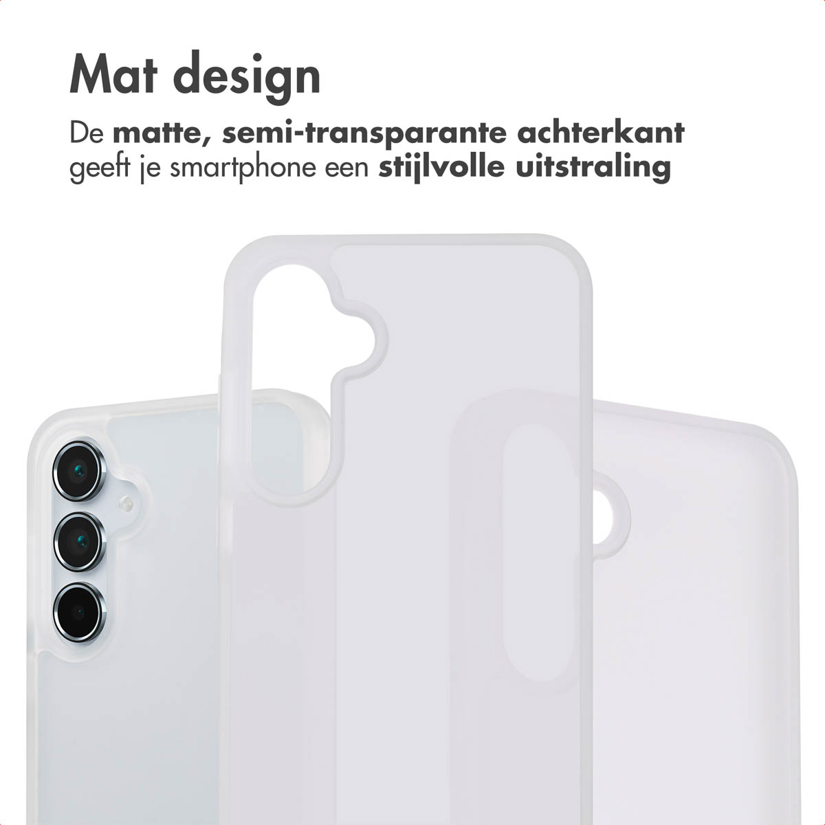 Trois coques de téléphone blanches avec une finition mate sont affichées. Les coques ont une découpe caméra.