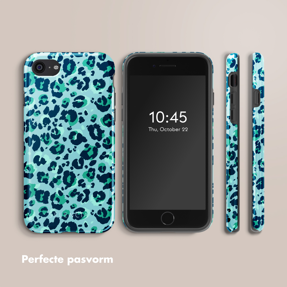 Telefoonhoesjes met een blauw luipaardprintontwerp. Telefoonscherm toont 10:45, 22 oktober.