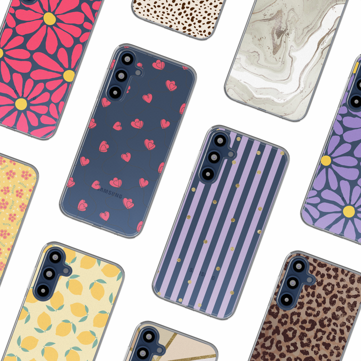 Verscheidenheid aan telefoonhoesjes met verschillende ontwerpen. De hoesjes tonen verschillende patronen zoals harten, strepen en luipaardprint.