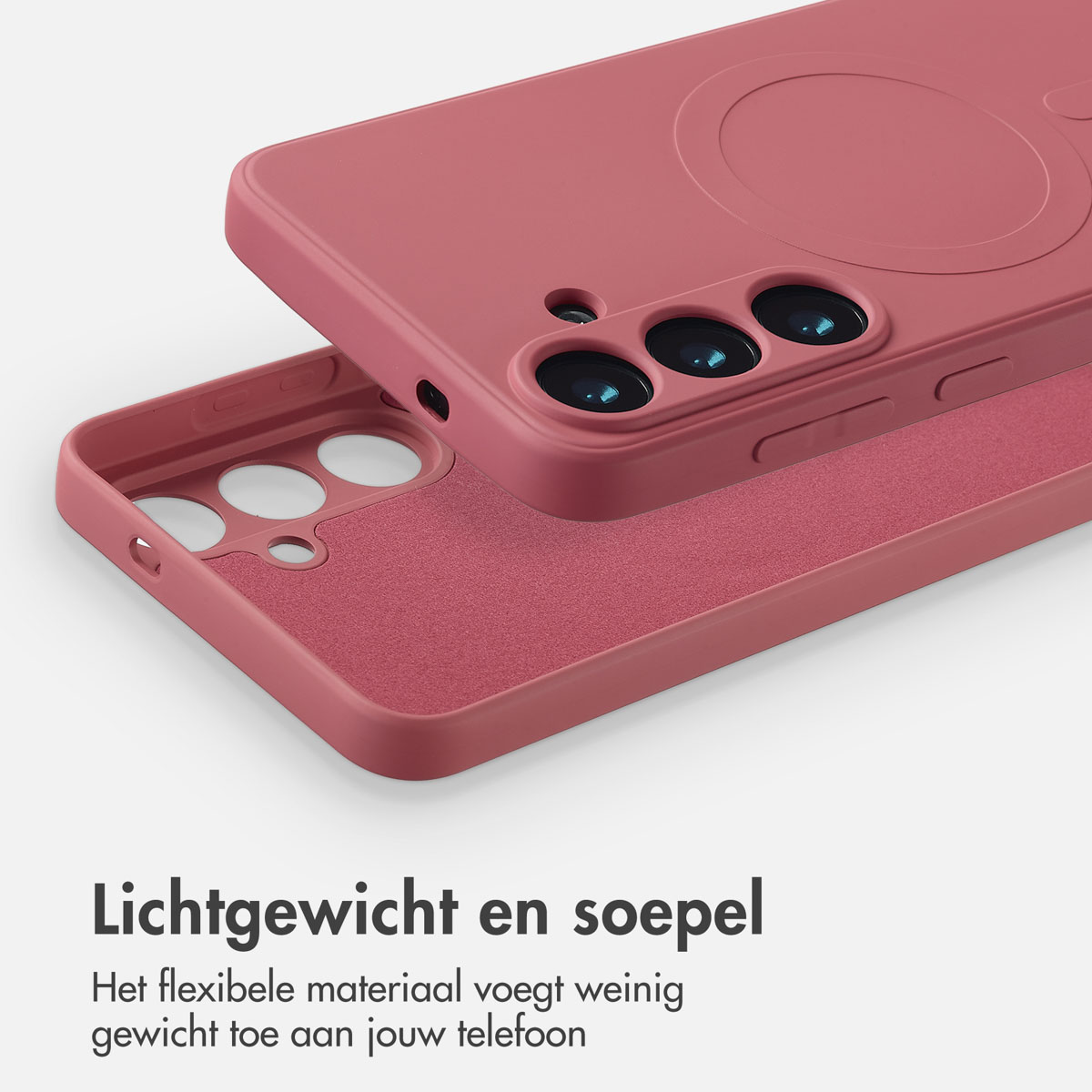 Twee telefoonhoesjes worden getoond, waarvan één open. De binnenkant is een zacht microvezelmateriaal. De hoes is roze van kleur.