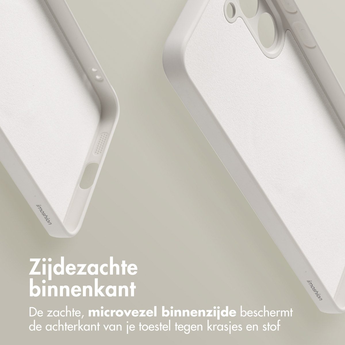 Twee witte telefoonhoesjes worden open getoond. De binnenkant is een zacht microvezelmateriaal, ontworpen om de telefoon te beschermen.