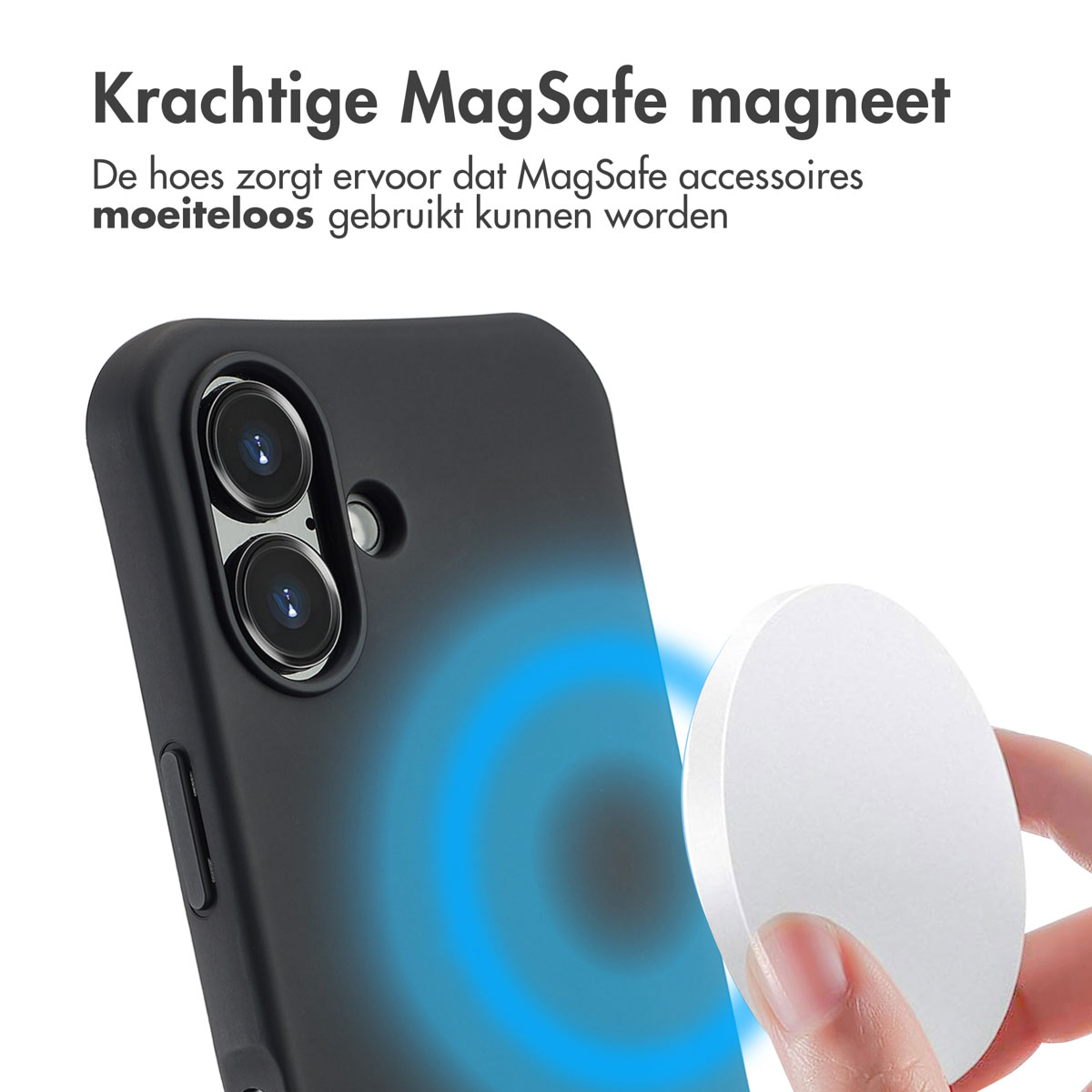 Een zwart telefoonhoesje met een witte MagSafe-oplader die aan de achterkant wordt bevestigd.