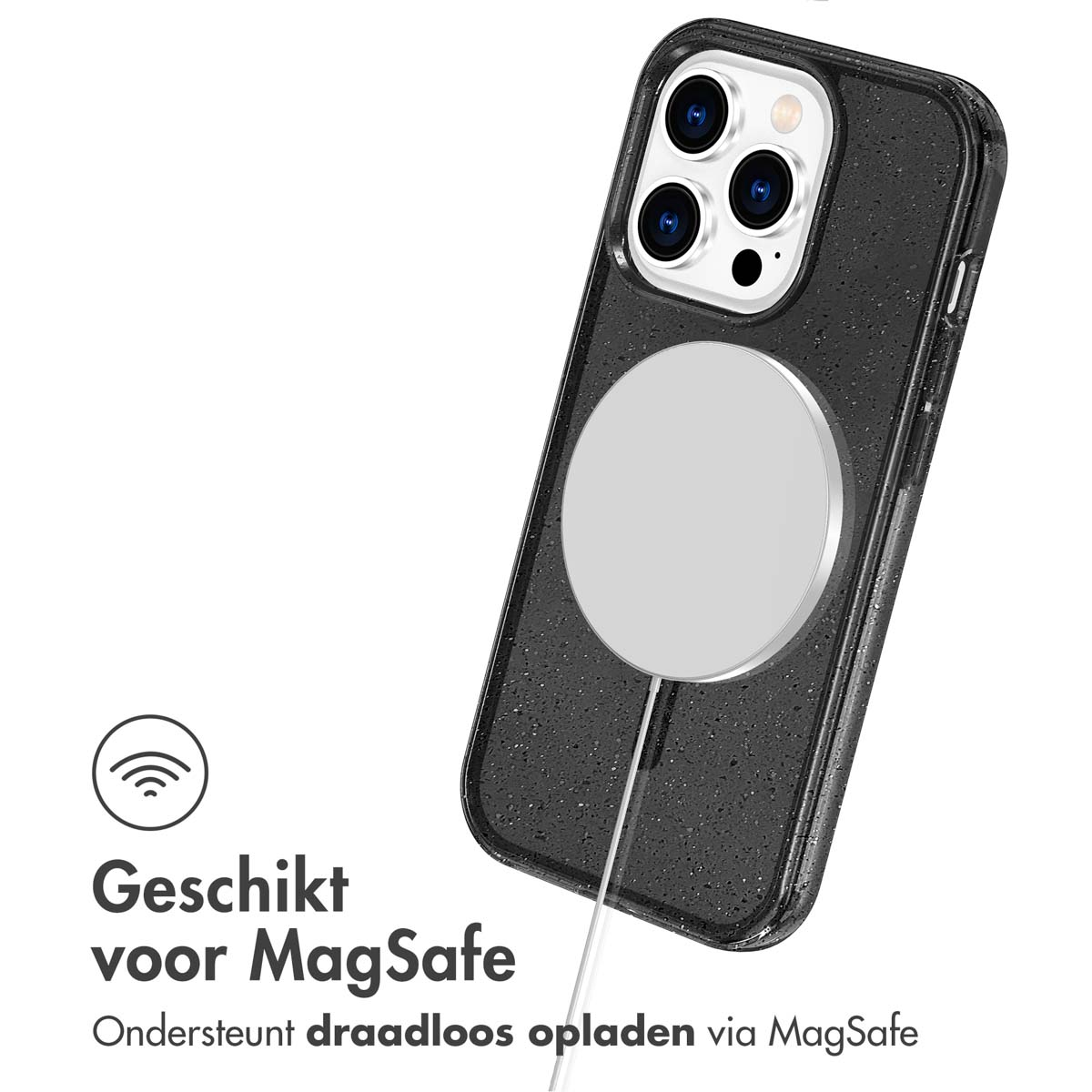 Zwart gespikkelde telefoonhoes met een witte MagSafe-oplader, op een wit oppervlak.