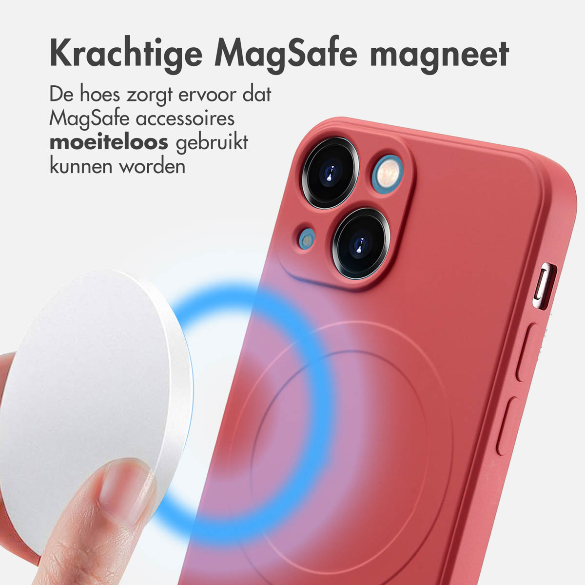 Un téléphone dans un étui rouge et un chargeur blanc. Texte : Le puissant aimant MagSafe permet une utilisation facile des accessoires.