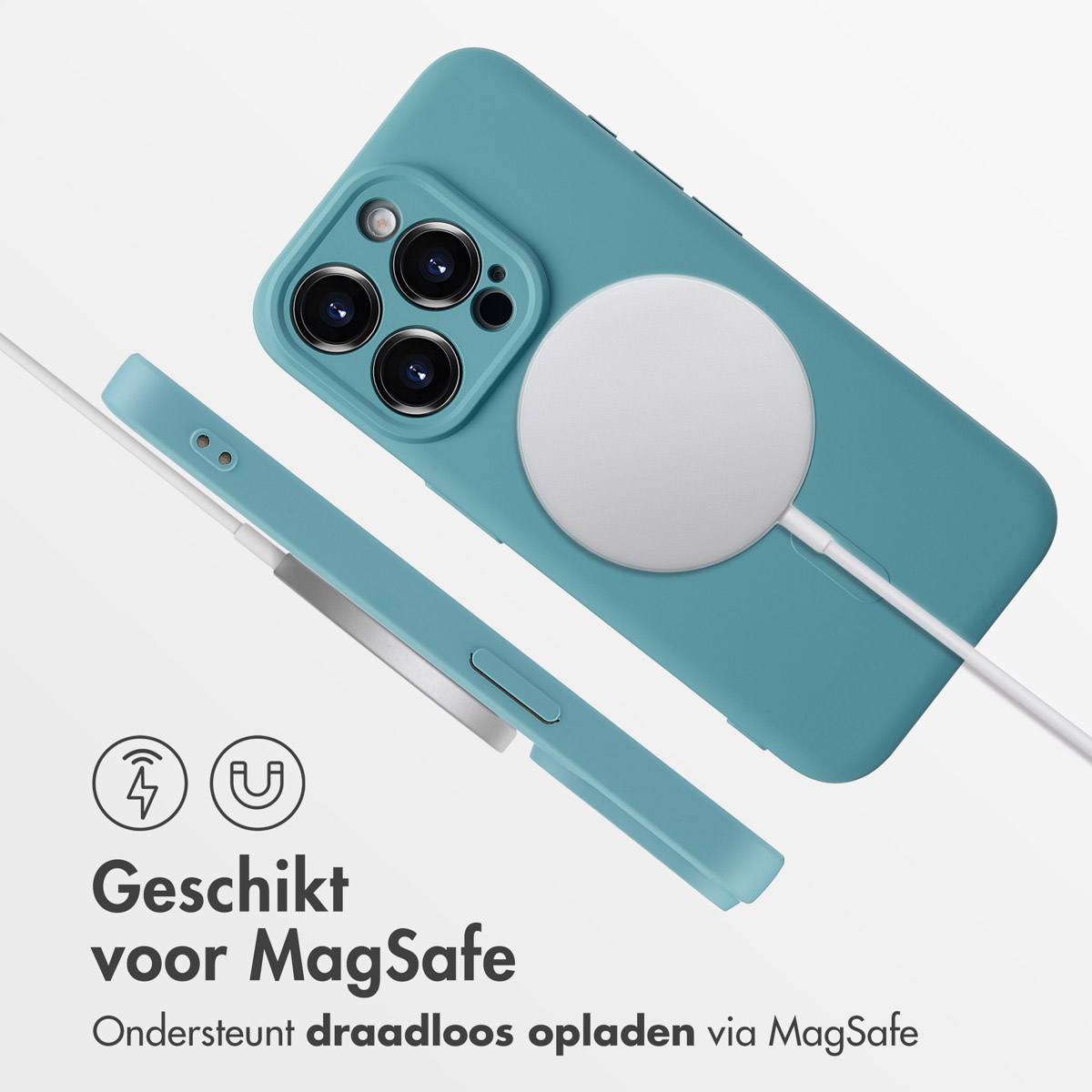 Blauwe telefoonhoes, witte MagSafe-oplader en kabel. De telefoonhoes is schuin.