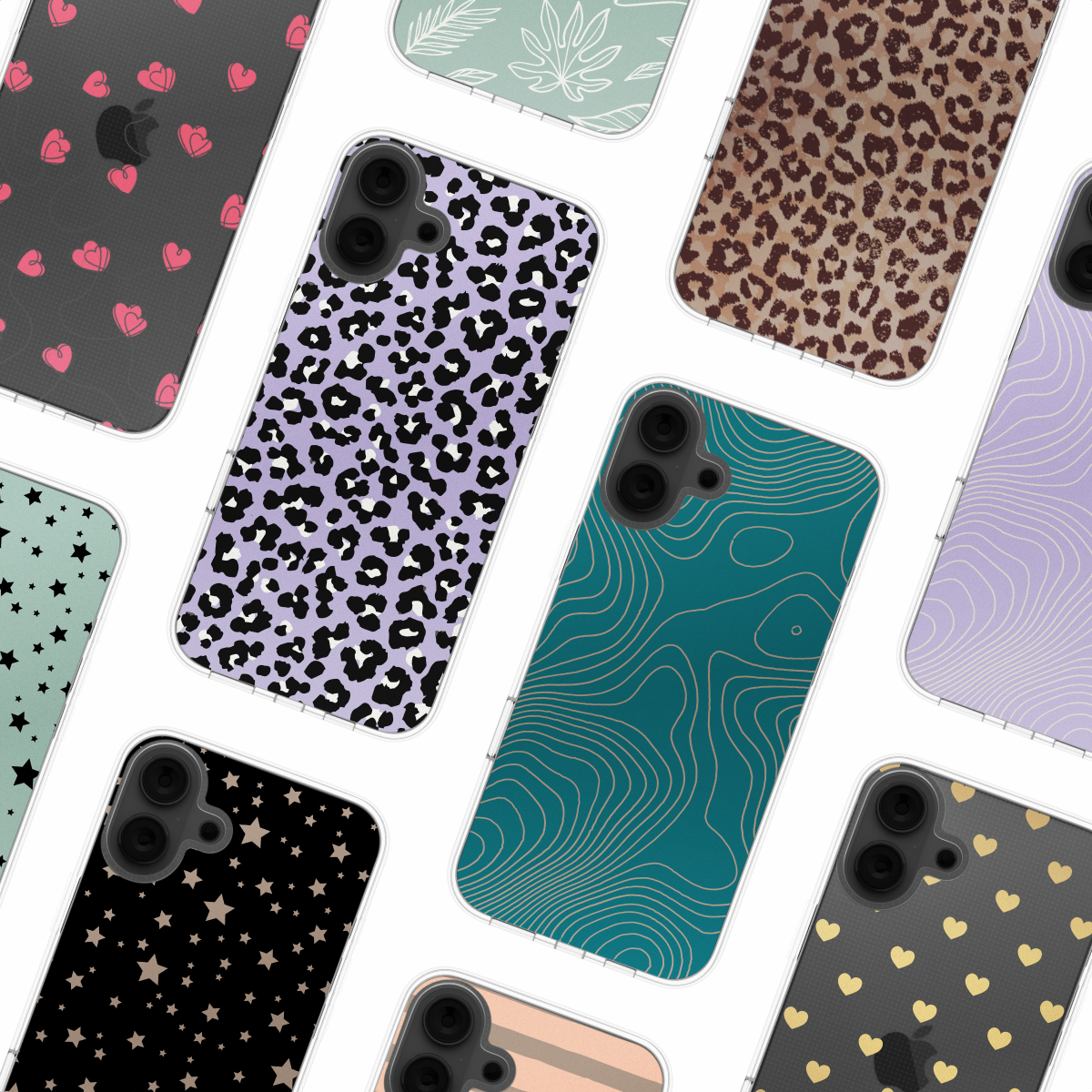 Meerdere telefoonhoesjes met verschillende patronen, op een wit oppervlak.
