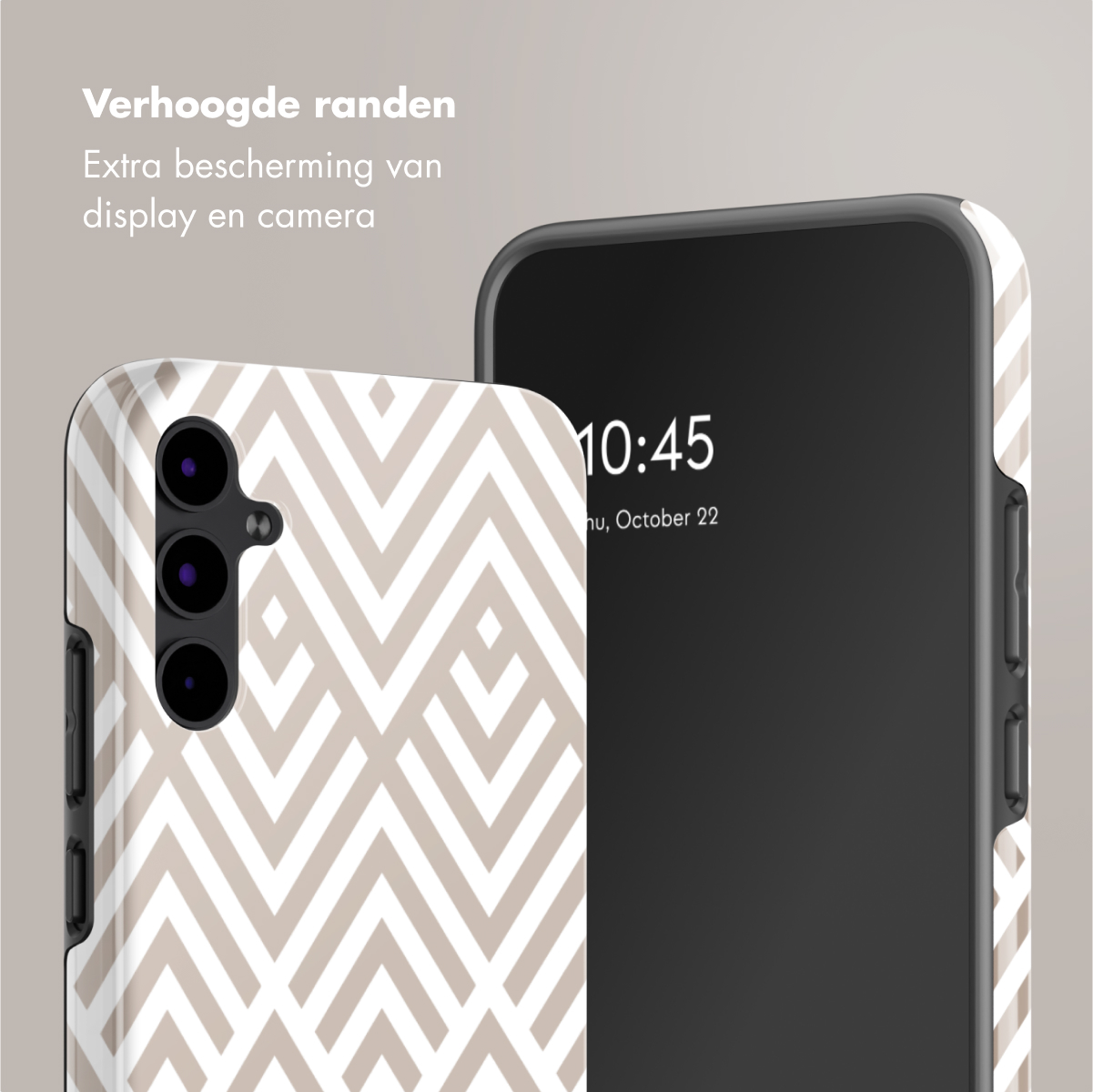 Telefono con custodia con motivo a zig-zag. Testi sullo sfondo.