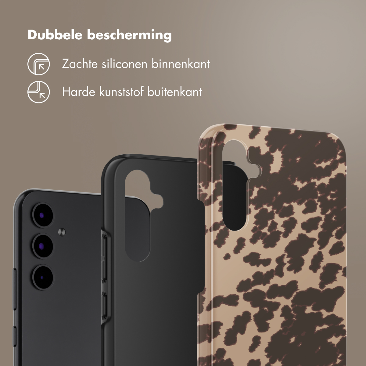 Telefoon met een hoesje. De hoes is bruin met bruine vlekken. Witte achtergrond, tekst bovenaan.