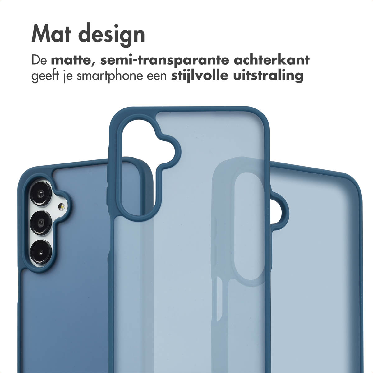 Trois étuis de téléphone : bleu, transparent et bleu. Fond blanc.