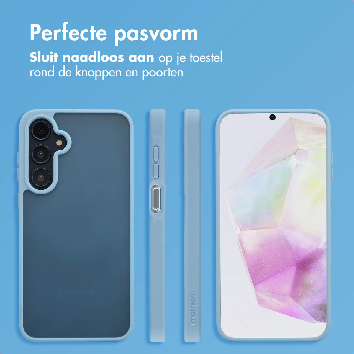 Telefoon en hoes met blauwe achterkant en doorschijnende zijkanten, die een perfecte pasvorm tonen.