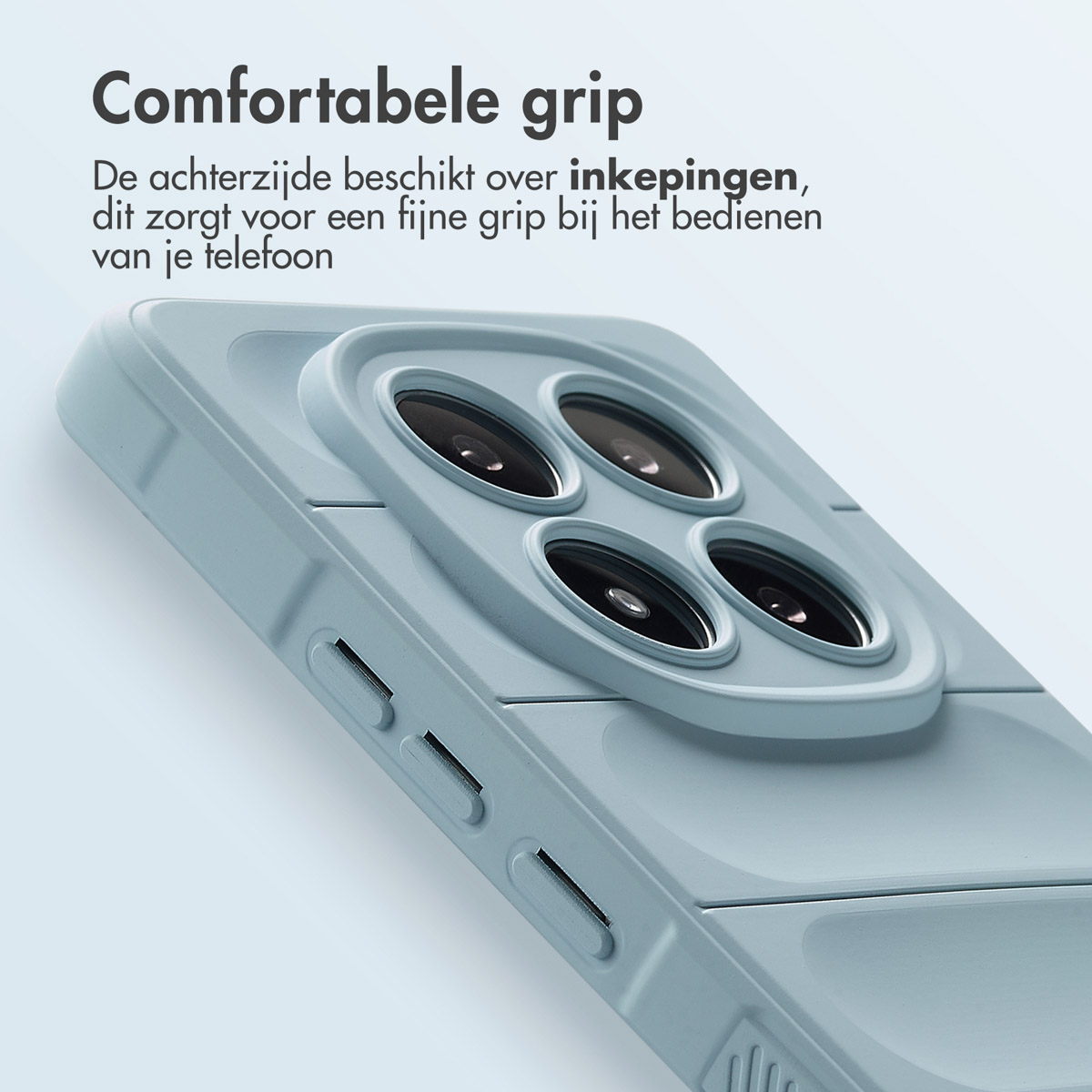 Een lichtblauwe telefoonhoes, met een close-up van de achterkant van de telefoon. Het heeft een comfortabele grip.