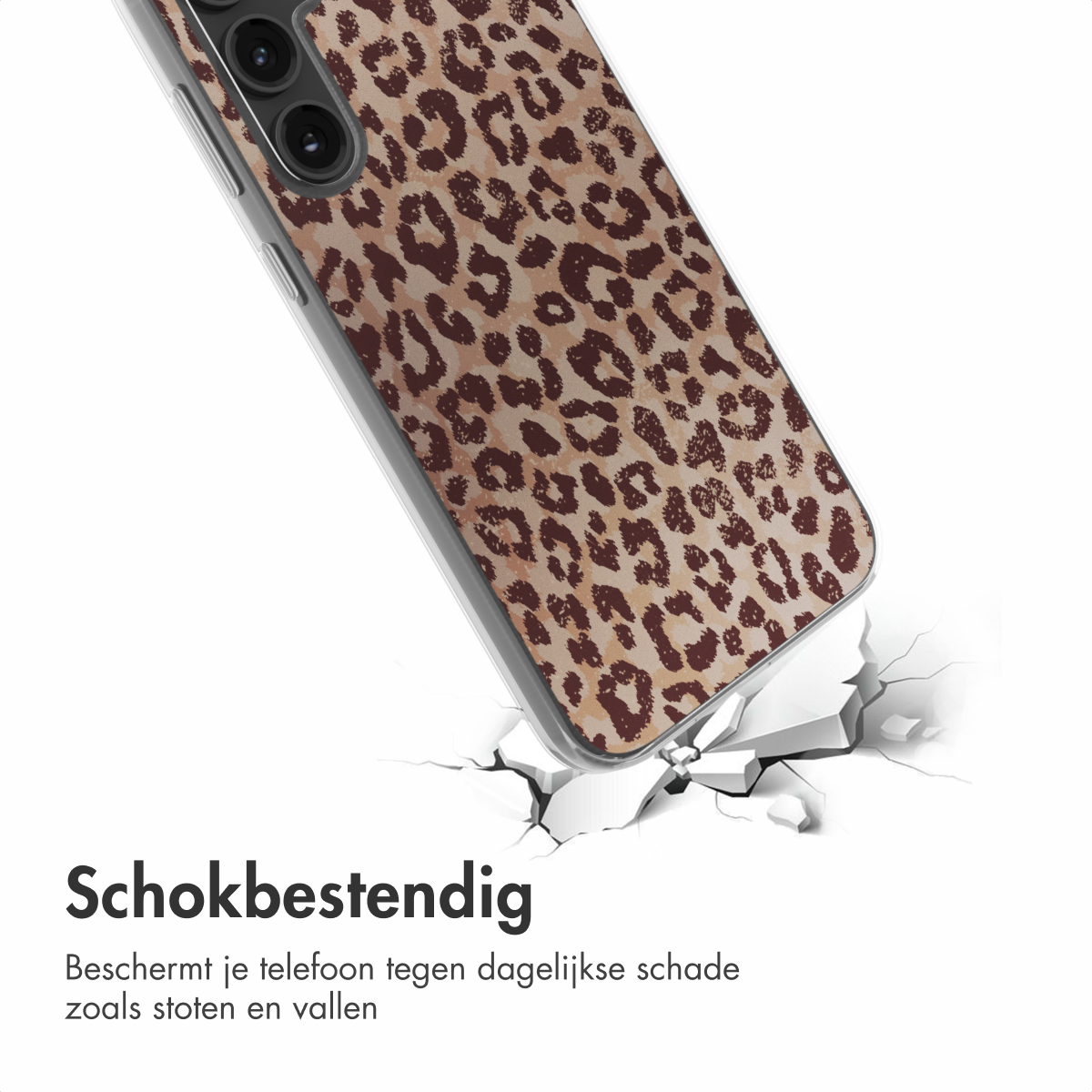 Een telefoon met een luipaardprint hoesje is gebarsten op een wit oppervlak. Scheuren stralen uit de telefoon.