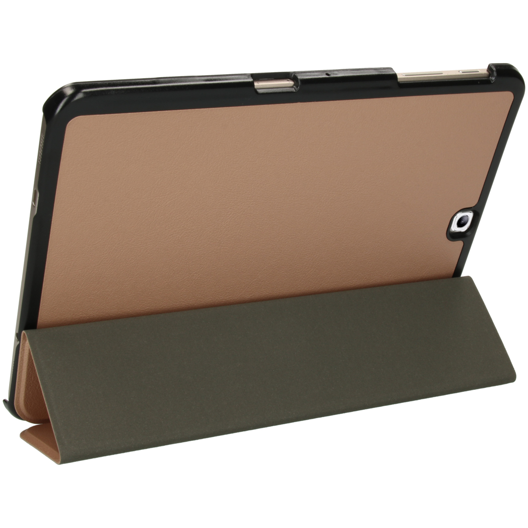 Tablet in een bruine hoes, omhoog gezet. De tablet is weg van de kijker.
