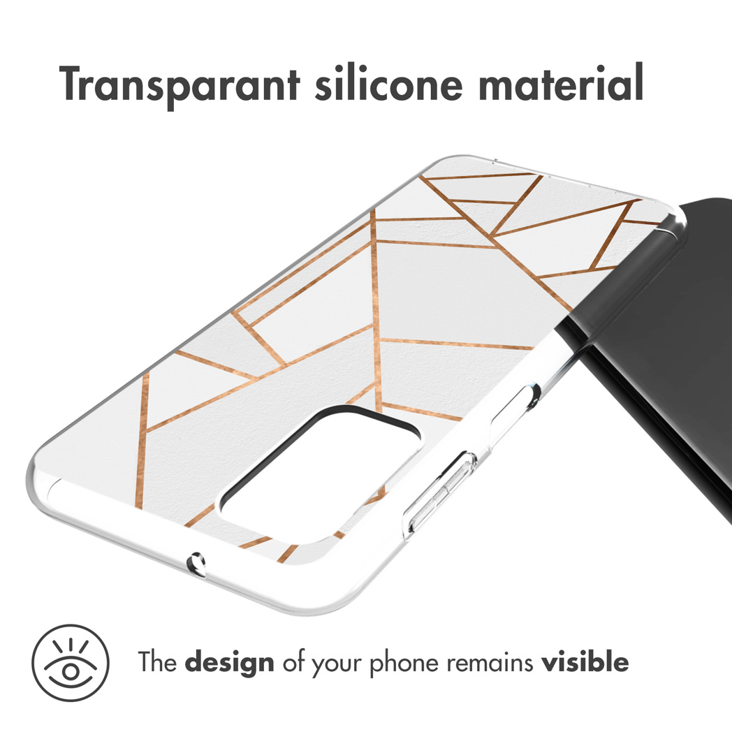 Transparante telefoonhoes met gouden geometrisch patroon, transparant siliconen materiaal is zichtbaar.